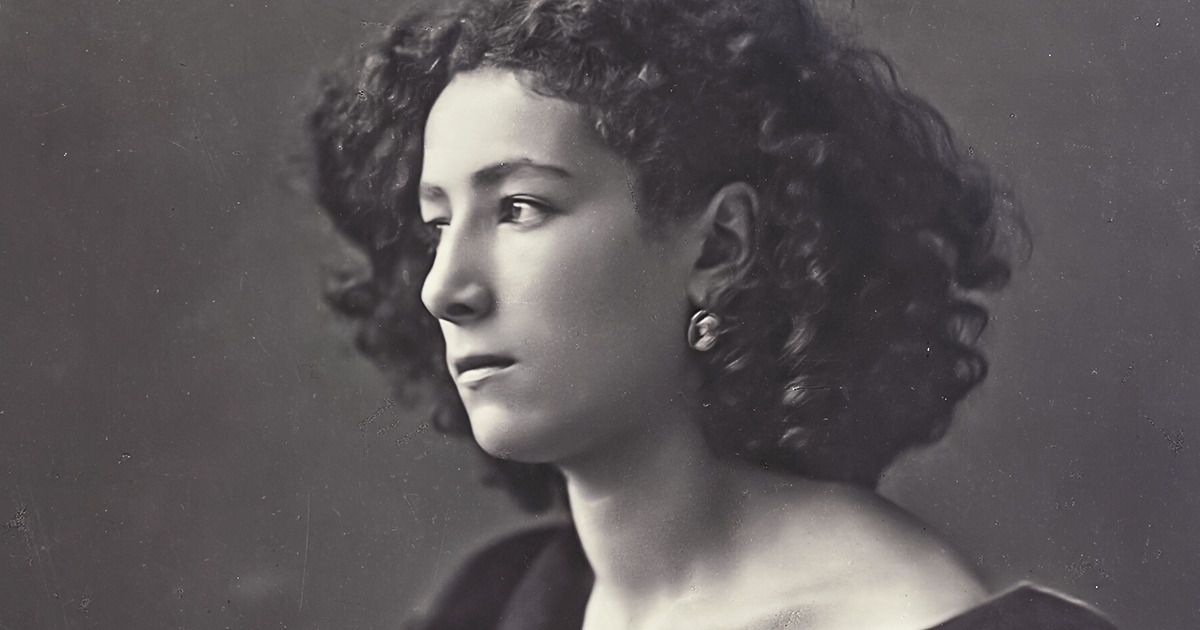 Sarah Bernhardt, una mujer que pasó de no tener prácticamente nada a convertirse en la primera gran actriz de la historia Sarah Bernhardt, una mujer que pasó de no tener prácticamente nada a convertirse en la primera gran actriz de la historia