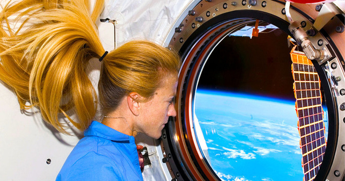 ¿Por qué las galaxias son planas y los planetas no?