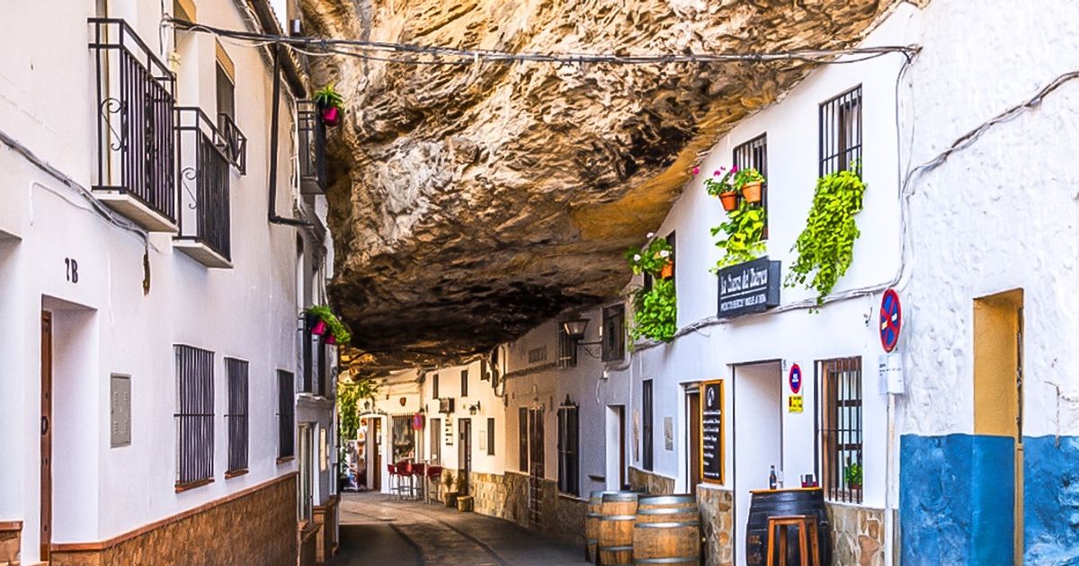 Mira la ciudad española cuyos habitantes y turistas suelen confundir el cielo con rocas (10+ Fotos) Mira la ciudad española cuyos habitantes y turistas suelen confundir el cielo con rocas (10+ Fotos)
