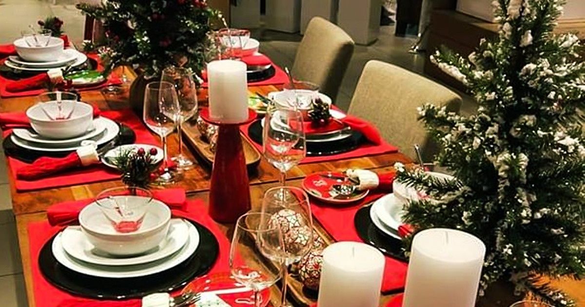 20 Ejemplos de decoración de mesa que puedes usar en esta Navidad 20 Ejemplos de decoración de mesa que puedes usar en esta Navidad