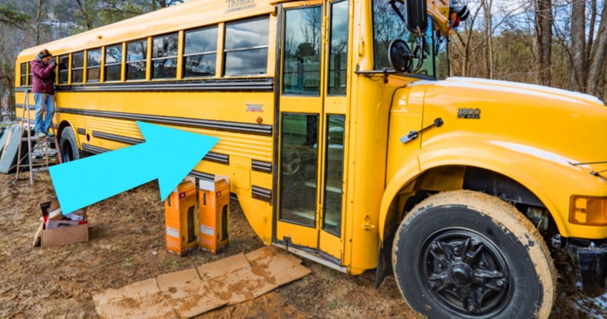 Esta pareja compró un autobús escolar e hizo algo increíble con él