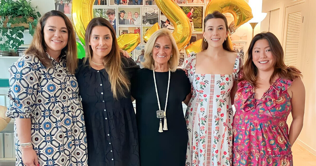 Jóvenes universitarios están “rentando” una madre por el módico precio de 10 mil USD el semestre Jóvenes universitarios están “rentando” una madre por el módico precio de 10 mil USD el semestre