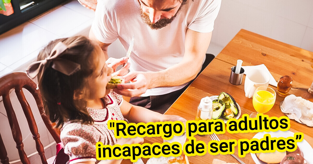 Mujer sorprendida después de que un restaurante le cobrara 50 USD extra por ’niños malos’