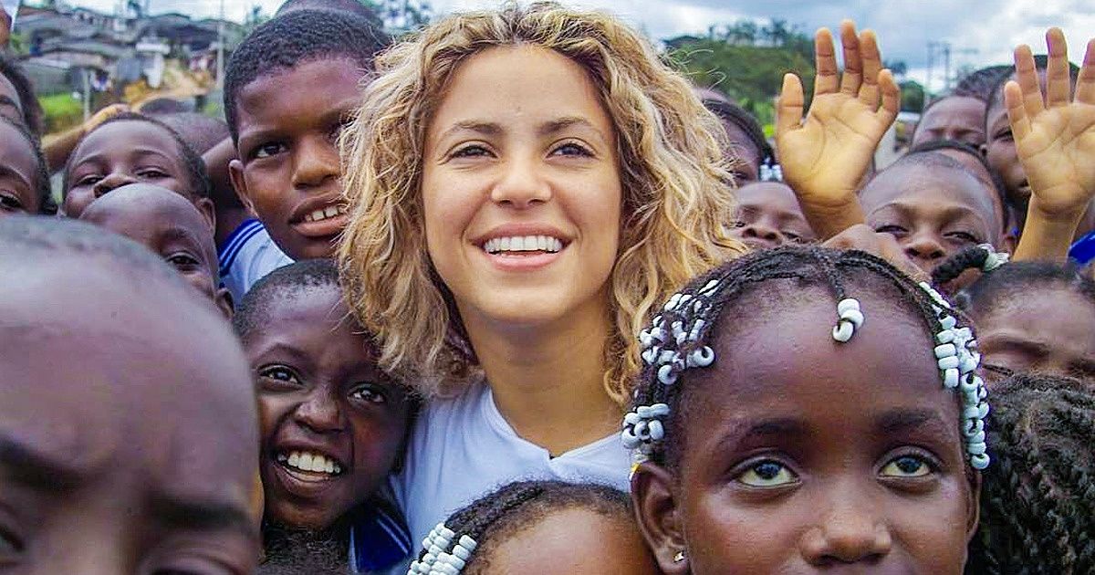 Shakira Ayuda Silenciosamente A Cientos De Ninos En America Del Sur Y Por Eso La Amamos Aun Mas