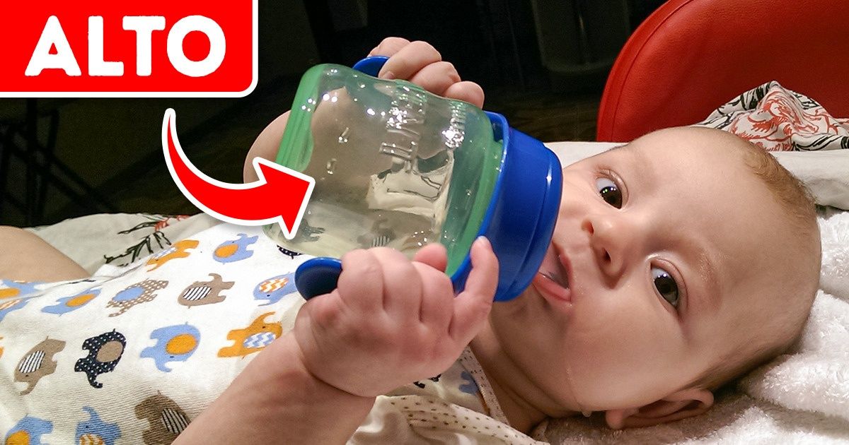Por qué no debes darle agua a un bebé menor de 6 meses / Genial