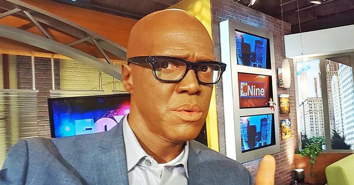 Un presentador de televisión estadounidense salió al aire sin maquillaje, para que la audiencia por primera vez viera como realmente es Un presentador de televisión estadounidense salió al aire sin maquillaje, para que la audiencia por primera vez viera como realmente es