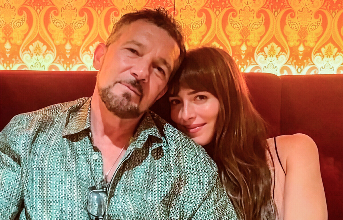 El amor de Antonio Banderas que transformó la vida de Dakota Johnson y su familia