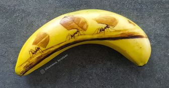 Una chica usa plátanos como lienzos, creando arte sin siquiera usar tinta o pintura
