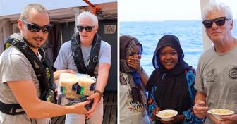 Richard Gere llevó alimentos a 121 inmigrantes rescatados en Italia, los cuales están en un buque humanitario, y creemos que su gesto es admirable