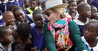Madonna lleva años salvando vidas de niños en Malaui, donde fundó escuelas, orfanatos y un centro médico infantil