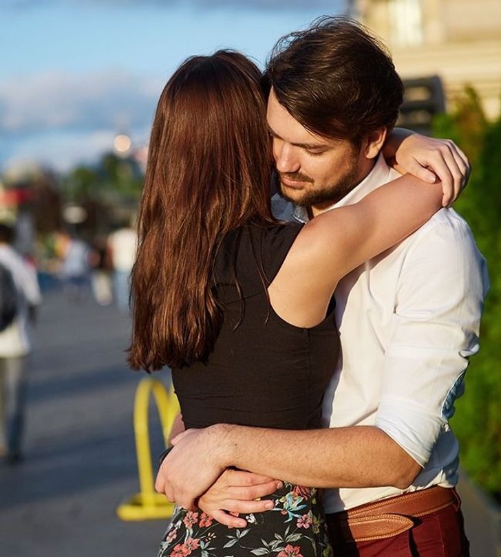 8 Tipos de abrazos que revelarán toda la verdad sobre tu relación